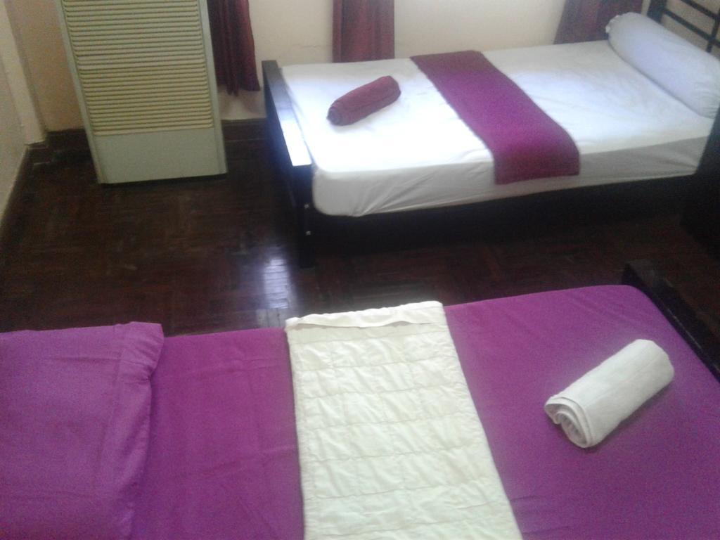 Yaya Guesthouse 曼谷 外观 照片
