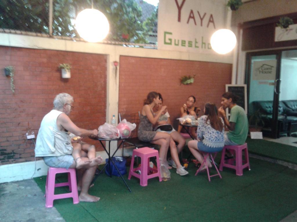 Yaya Guesthouse 曼谷 外观 照片