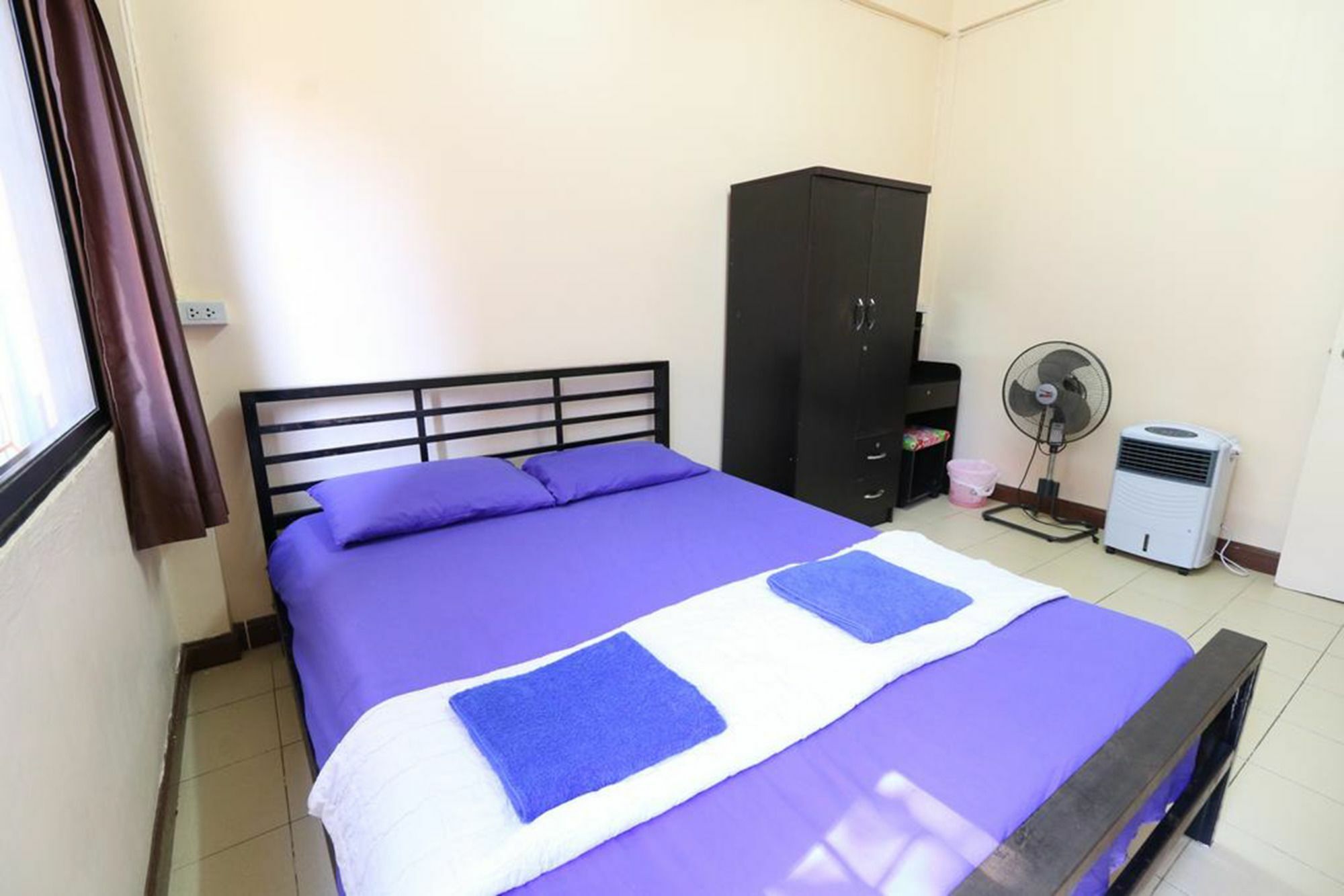 Yaya Guesthouse 曼谷 外观 照片