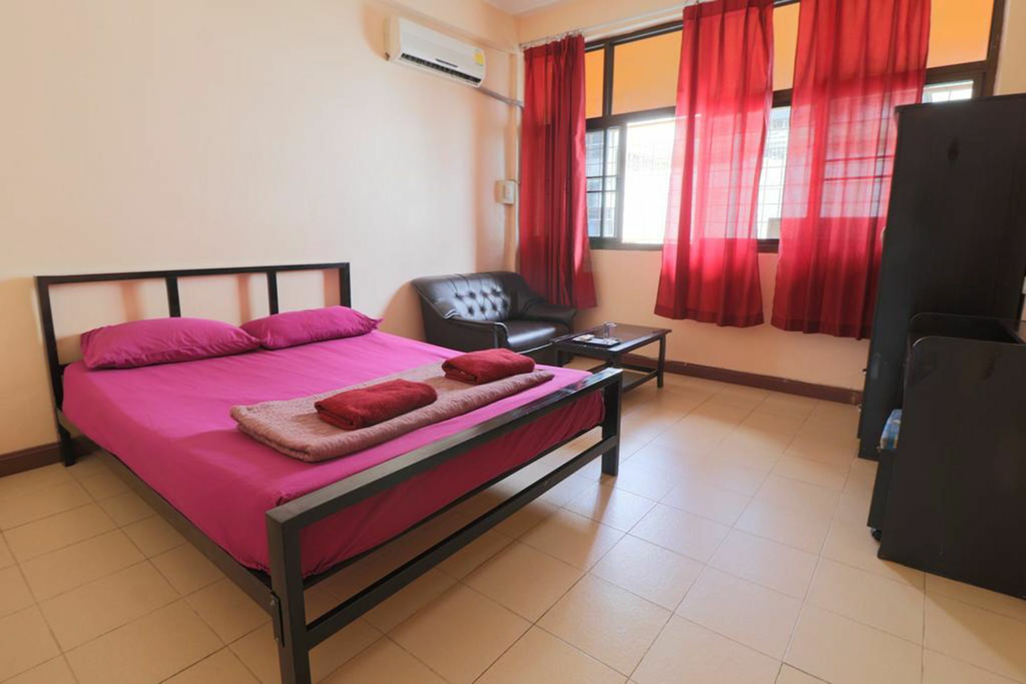 Yaya Guesthouse 曼谷 外观 照片
